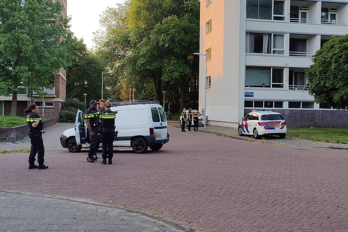 Bestuurder slaat op de vlucht politie doet onderzoek