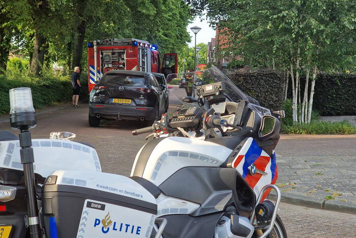 Brandweer ventileert woning na mogelijke brand