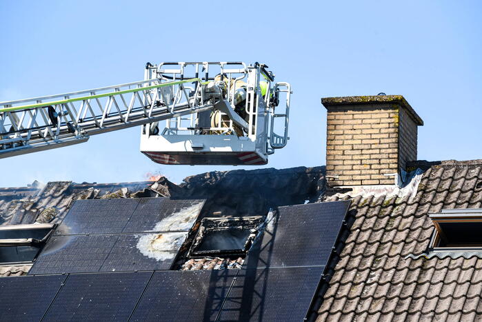 Uitslaande zolderbrand rijtjeswoning