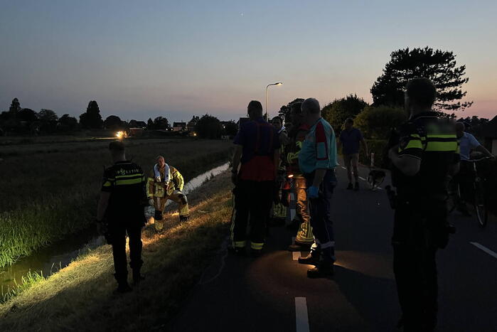 Fiets ligt dagenlang in water