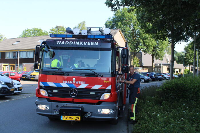Hulpdiensten breken deur open bij waterlekkage