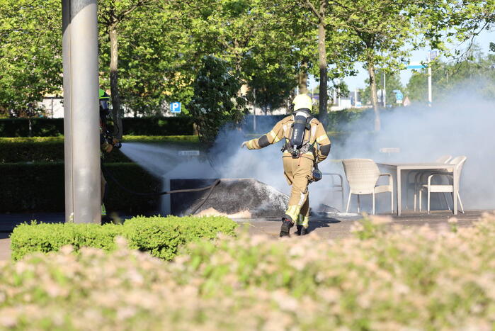 Bloembak gaat in vlammen op