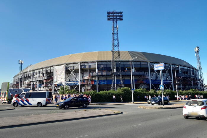 Drukte rondom de Kuip vanwege wedstrijd Nederlands elftal