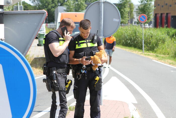 Twee opzittenden van scooter zwaargewond
