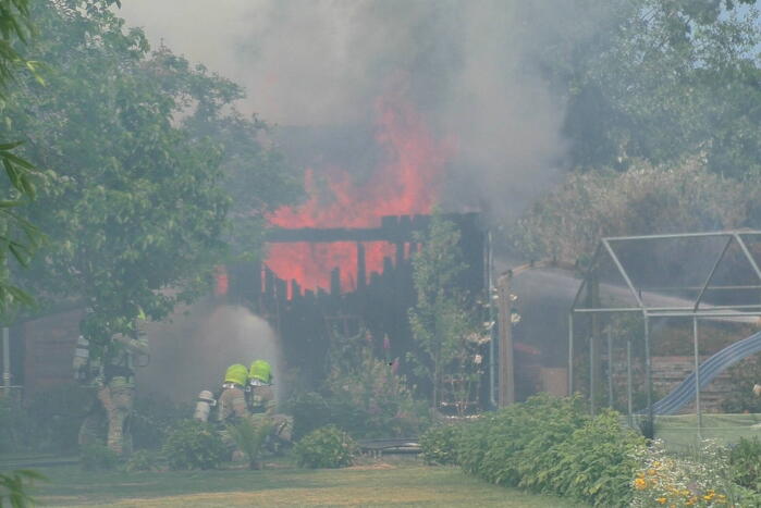 Grote brand in opslagloods