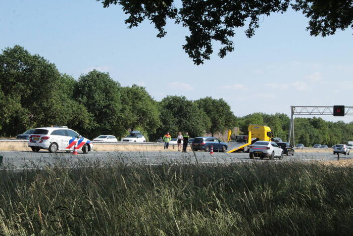 Kop-staart botsing tussen auto en bus