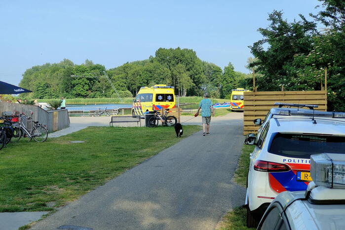 Kind overleden uit water gehaald na lange zoekactie
