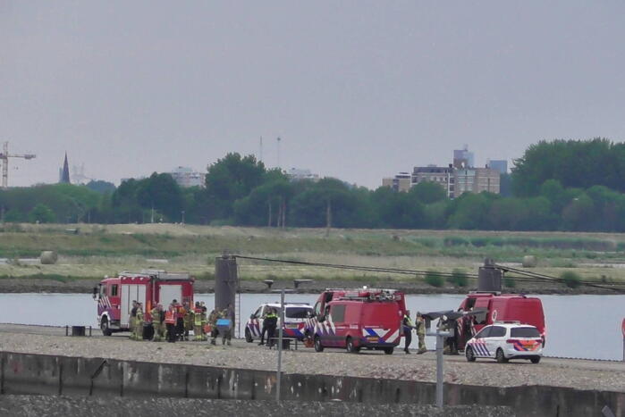 Grote inzet hulpdiensten na melding persoon te water