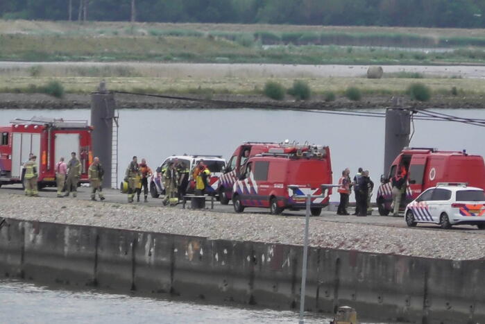 Grote inzet hulpdiensten na melding persoon te water