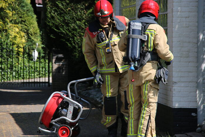 Rieten mand vat vlam in sauna