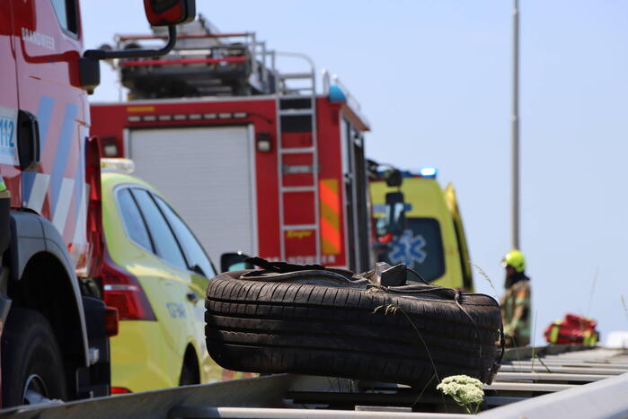 Zeelandbrug afgesloten door ernstig ongeval