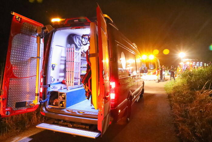 Scooterrijder raakt te water