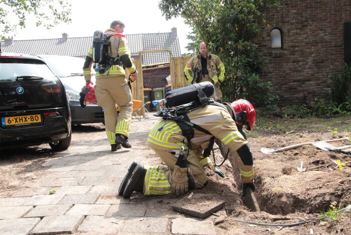 Gaslekkage in voortuin door aanleg stroomkabel