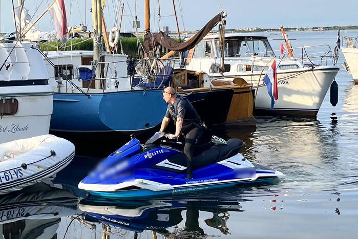 Fietser ernstig gewond bij botsing met paaltje