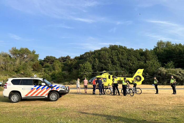 Fietser ernstig gewond bij botsing met paaltje