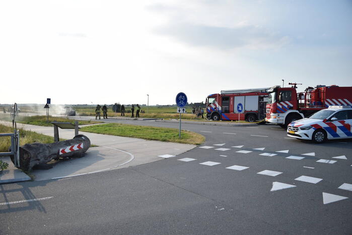 Personenauto volledig uitgebrand