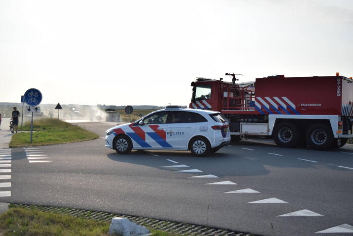 Personenauto volledig uitgebrand