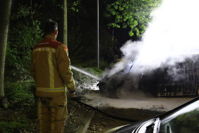 Auto verwoest door brand