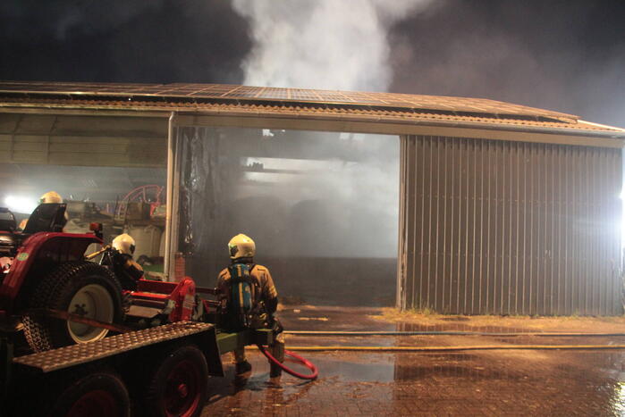Brand in opslagloods op boerenerf
