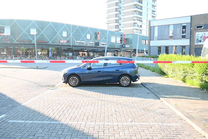 Man rijdt naar ziekenhuis na te zijn beschoten