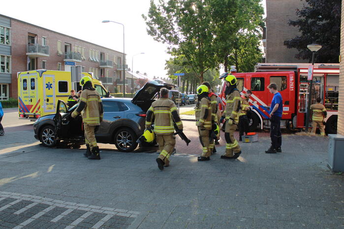Hevige schade bij ongeval op kruising