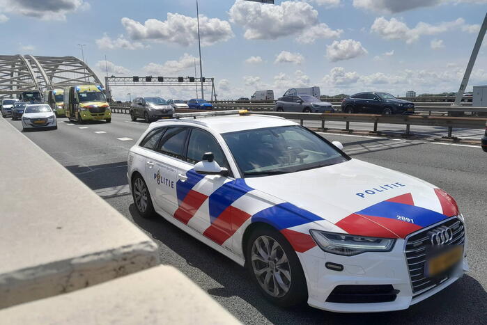 Flinke schade bij ongeval op van Brienenoordbrug