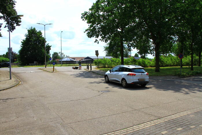 Scooterrijder gewond bij botsing met auto