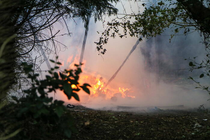 Stapel hout afgebrand
