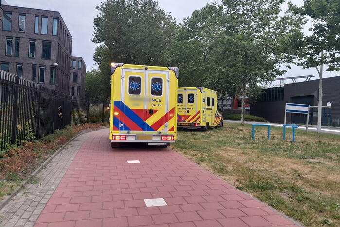 Gewonden na aanrijding tussen fietser en scooterrijder
