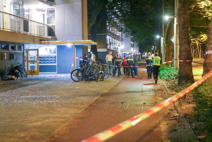 Enorme ravage bij flat na explosie