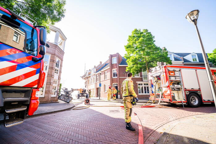 Hoogwerker door brand verwoest