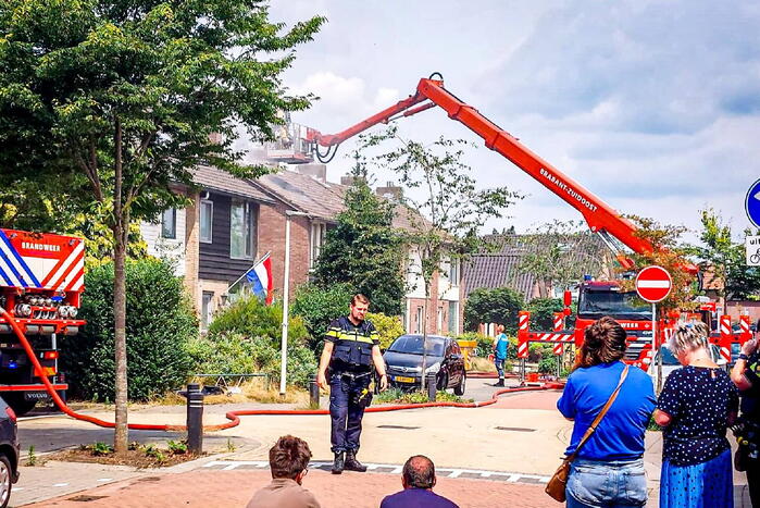 Woningen lopen flinke schade op bij brand