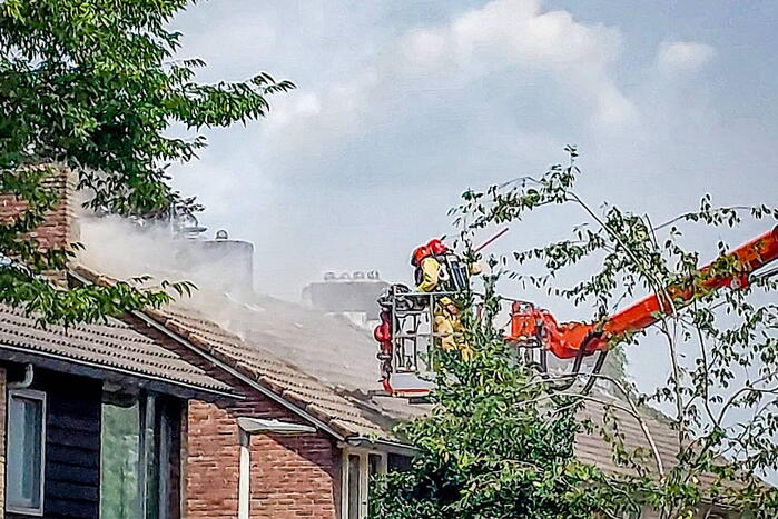 Woningen lopen flinke schade op bij brand