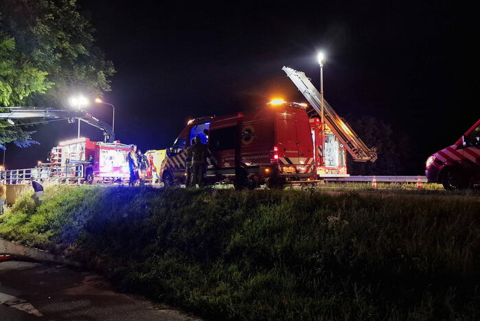 Zwaargewonden nadat auto te water raakt