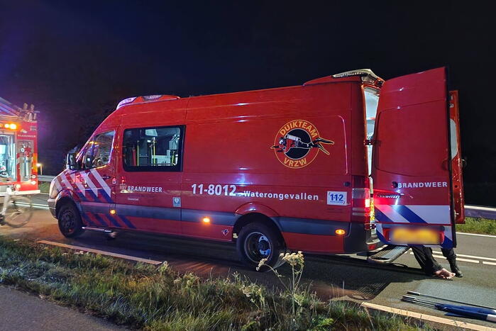 Zwaargewonden nadat auto te water raakt