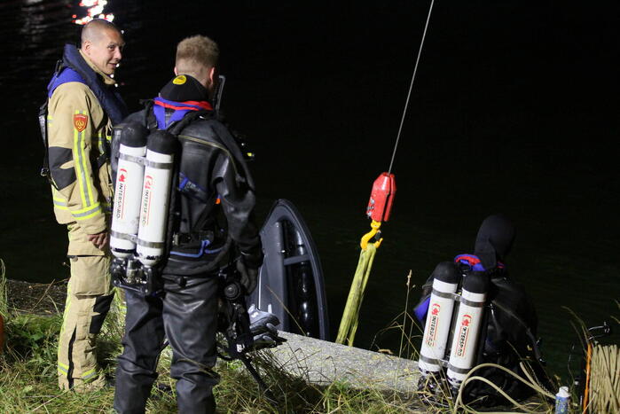 Zwaargewonden nadat auto te water raakt