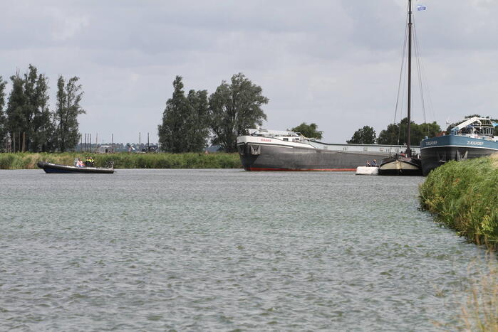 Man overleden, scheepvaartverkeer is gestremd