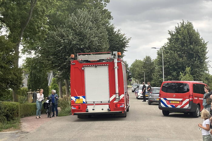 Flinke rookontwikkeling bij brand in zonnepanelen op dak van woning