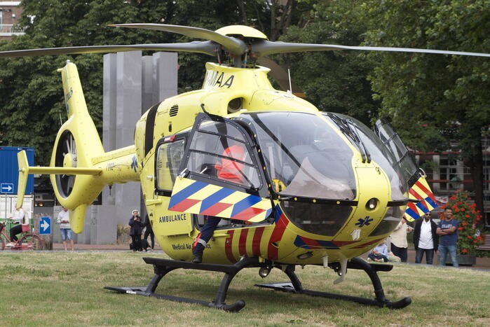 Straat afgezet na incident, traumahelikopter ingezet