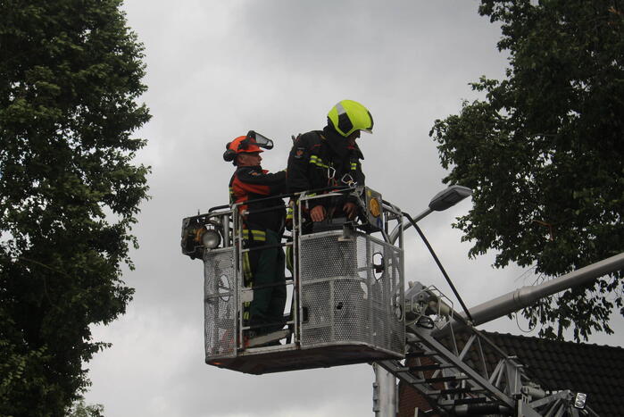 Brandweer ingezet voor afgebroken takken