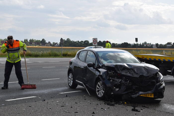 Veel schade bij ongeval op kruising