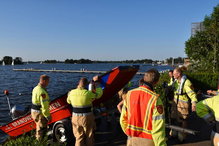 Boot maakt water op Hoornsemeer