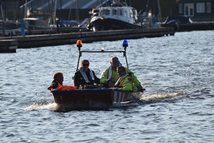 Boot maakt water op Hoornsemeer