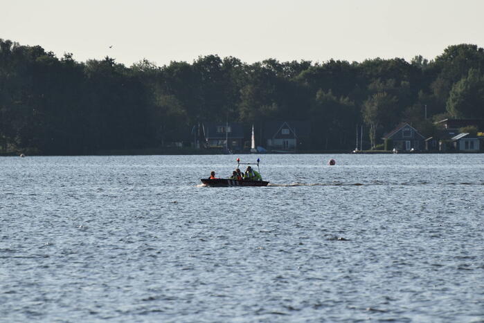 Boot maakt water op Hoornsemeer