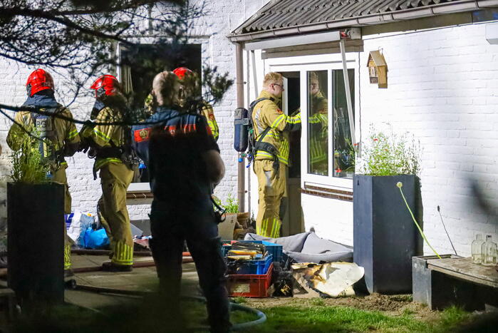 Kind roep om hulp bij woningbrand