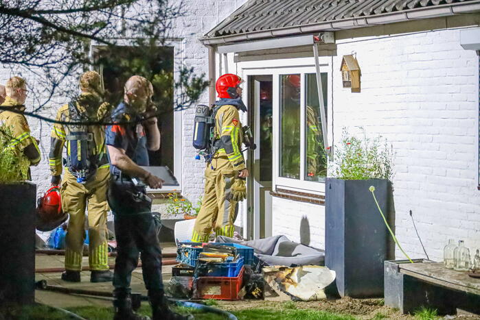 Kind roep om hulp bij woningbrand