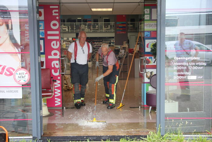 Flinke waterlekkage in drie panden