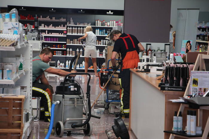 Flinke waterlekkage in drie panden