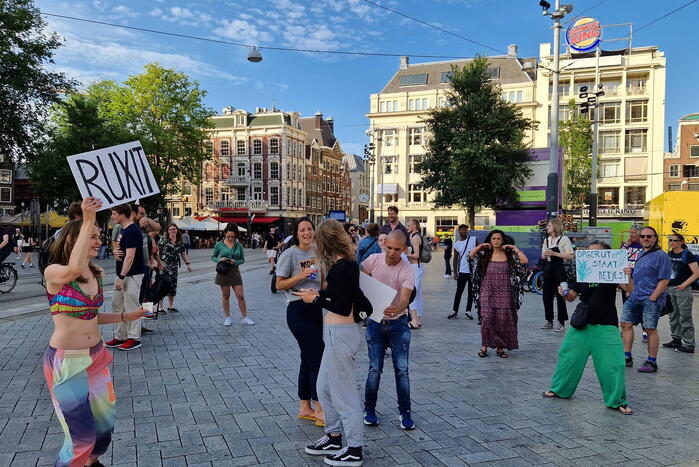 Amsterdammers vieren afscheid Rutte