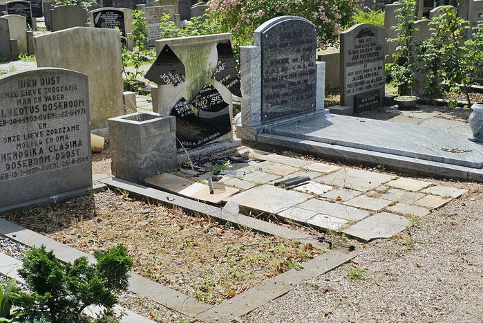 Meerdere graven vernield op begraafplaats